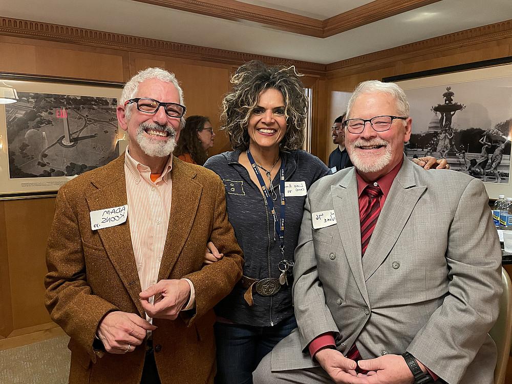 Alumni gathered for a photo-op during SEL's trip to Washington, D.C.